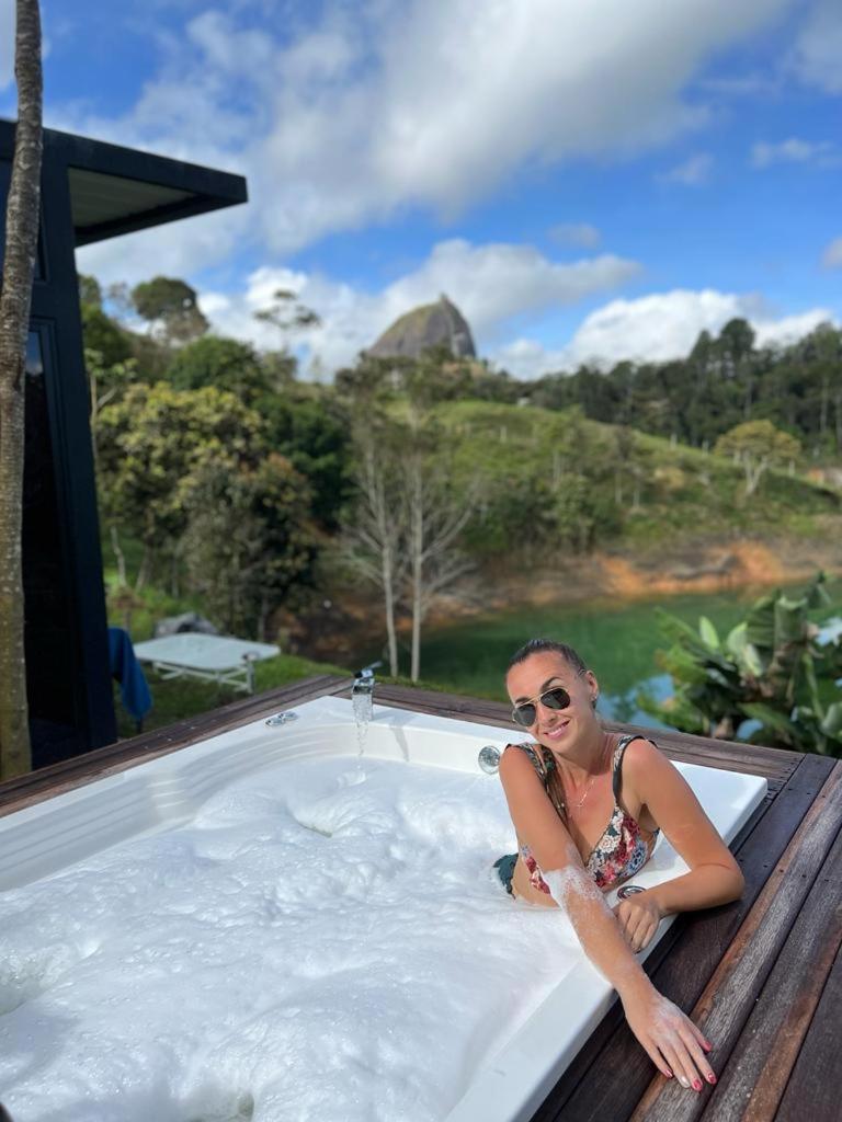 Cabana Privada Sin Prisa "Not Rush" Preciosa! Con Jacuzzi, Vista Y Acceso Directo Al Embalse, Vista A La Piedra , Deporte Acuatico Paddle Board And Breakfast Incluidos ! Imperdible Guatapé Екстериор снимка