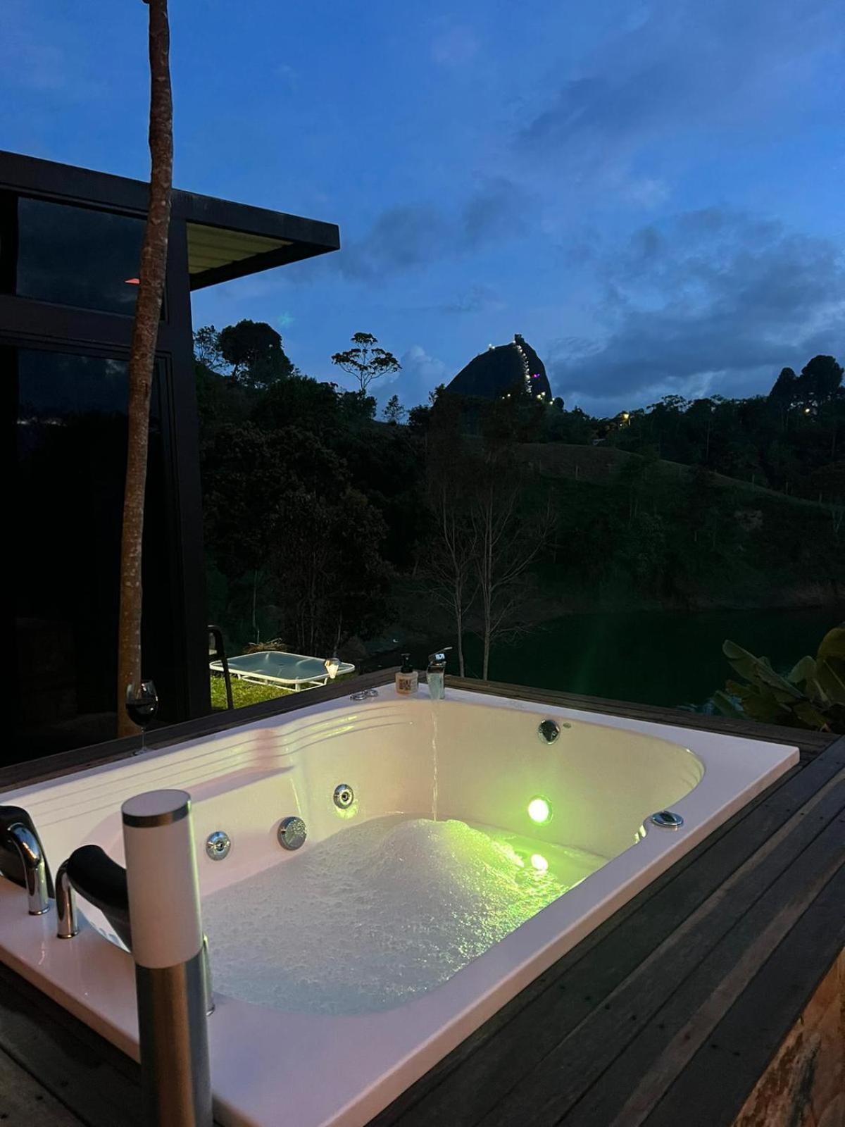 Cabana Privada Sin Prisa "Not Rush" Preciosa! Con Jacuzzi, Vista Y Acceso Directo Al Embalse, Vista A La Piedra , Deporte Acuatico Paddle Board And Breakfast Incluidos ! Imperdible Guatapé Екстериор снимка