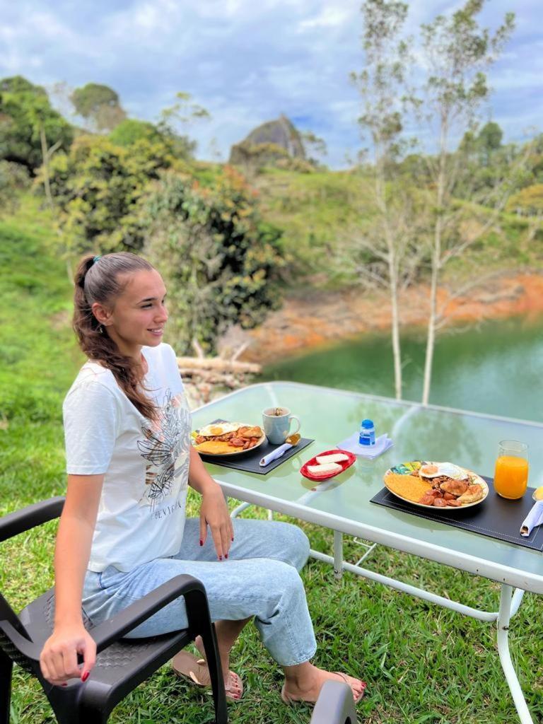 Cabana Privada Sin Prisa "Not Rush" Preciosa! Con Jacuzzi, Vista Y Acceso Directo Al Embalse, Vista A La Piedra , Deporte Acuatico Paddle Board And Breakfast Incluidos ! Imperdible Guatapé Екстериор снимка